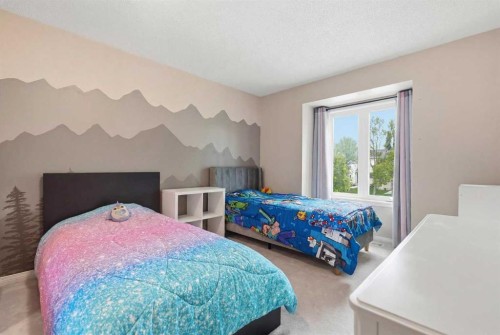 781 Sandringham Place Nw, Calgary, AB 
