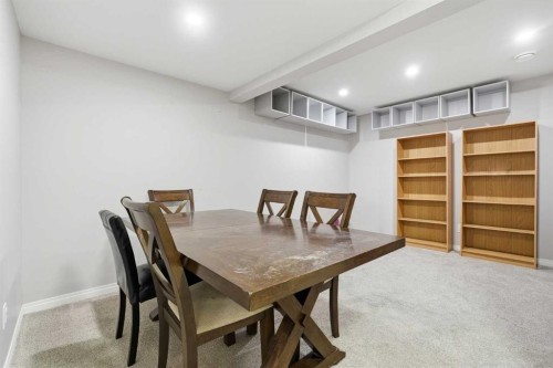781 Sandringham Place Nw, Calgary, AB 