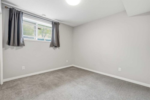 781 Sandringham Place Nw, Calgary, AB 