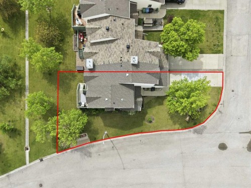 781 Sandringham Place Nw, Calgary, AB 