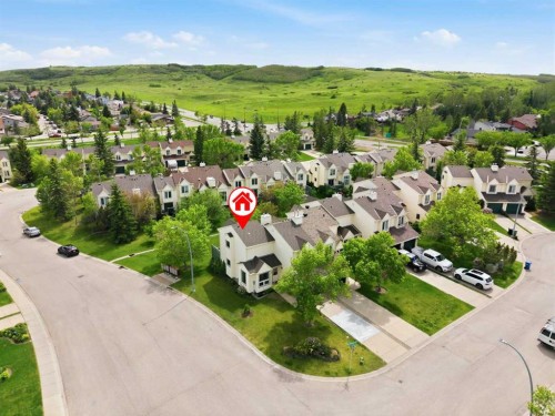 781 Sandringham Place Nw, Calgary, AB 