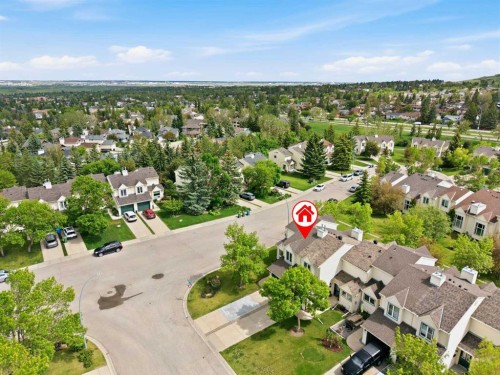 781 Sandringham Place Nw, Calgary, AB 