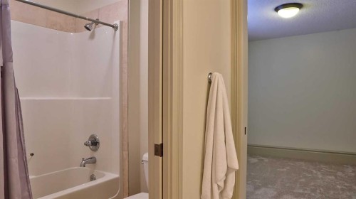 30 Aspen Meadows Park Sw, Calgary, AB 