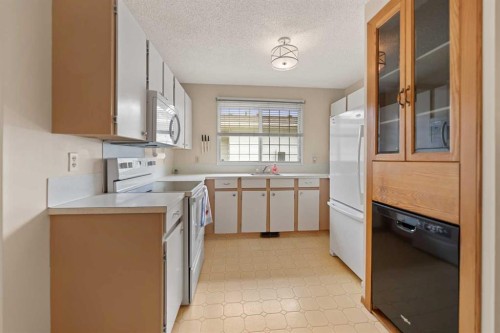 4519 26 Avenue Se, Calgary, AB 