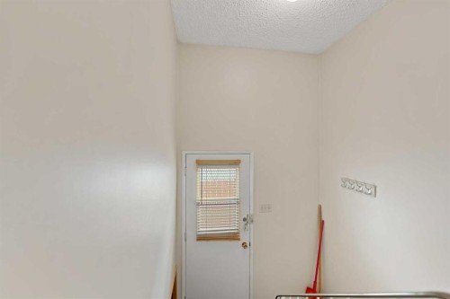 4519 26 Avenue Se, Calgary, AB 
