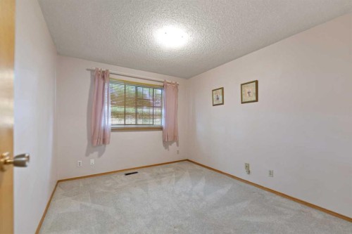 4519 26 Avenue Se, Calgary, AB 