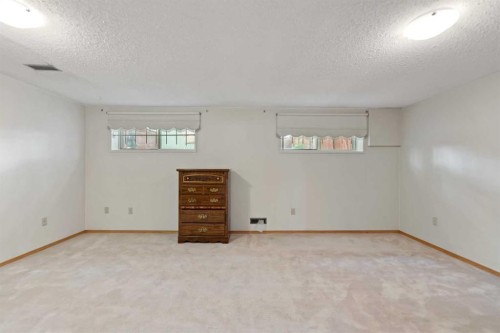 4519 26 Avenue Se, Calgary, AB 