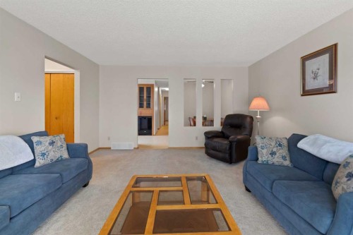 4519 26 Avenue Se, Calgary, AB 