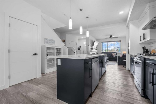 37 Legacy Glen Point Se, Calgary, AB 