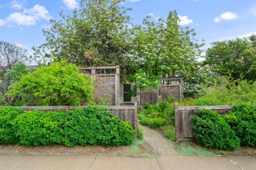 2708 48 Street Ne, Calgary, AB 