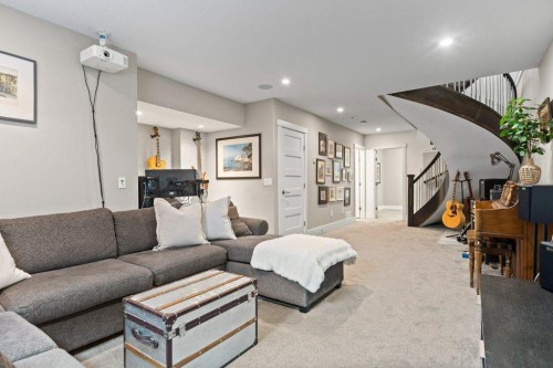 2113 21 Avenue Sw, Calgary, AB 