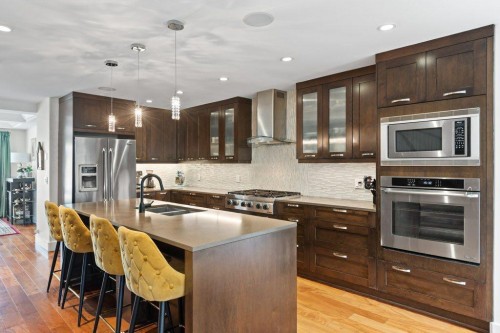 2113 21 Avenue Sw, Calgary, AB 