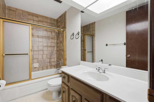 27 Woodgreen Place Sw, Calgary, AB 