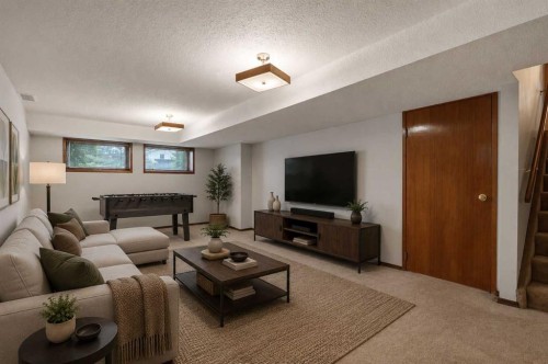 27 Woodgreen Place Sw, Calgary, AB 