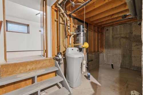 27 Woodgreen Place Sw, Calgary, AB 