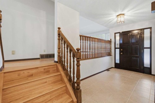27 Woodgreen Place Sw, Calgary, AB 