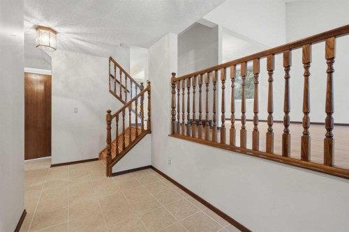27 Woodgreen Place Sw, Calgary, AB 