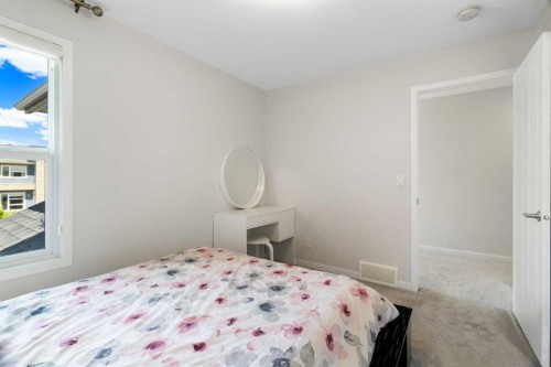 26 Seton Manor Se, Calgary, AB 