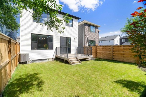 26 Seton Manor Se, Calgary, AB 
