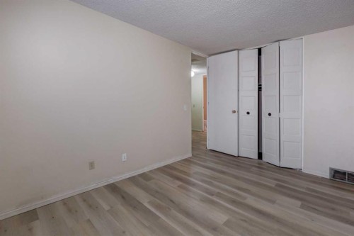 417 40 Street Ne, Calgary, AB 