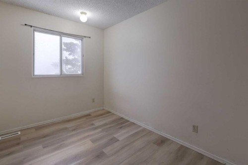 417 40 Street Ne, Calgary, AB 