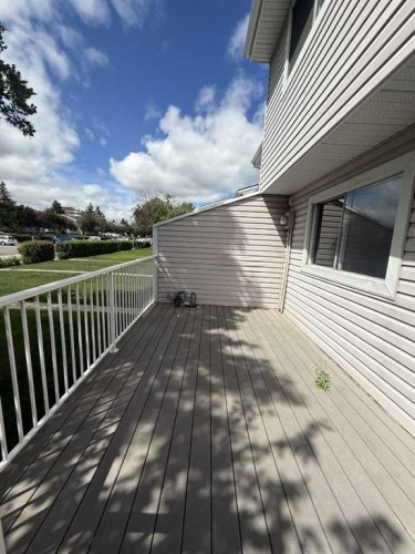 417 40 Street Ne, Calgary, AB 