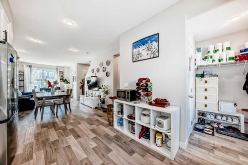 16 Carringvue Way Nw, Calgary, AB 
