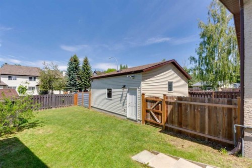 727 Ranchview Circle Nw, Calgary, AB 