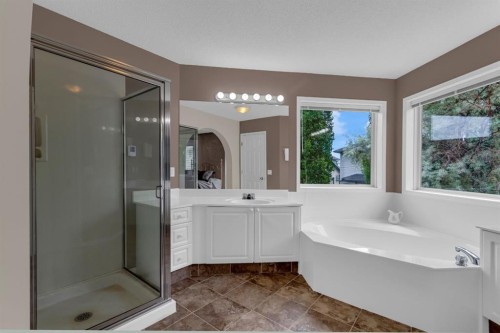3751 Douglas Ridge Link Se, Calgary, AB 