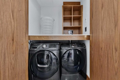807-738 1 Avenue Sw, Calgary, AB - Indoor Photo Showing Laundry Room
