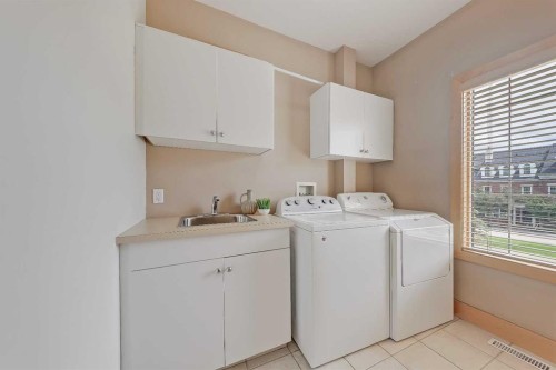 17 Somme Boulevard Sw, Calgary, AB 