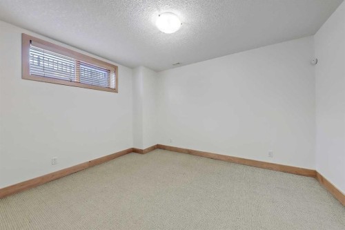 17 Somme Boulevard Sw, Calgary, AB 