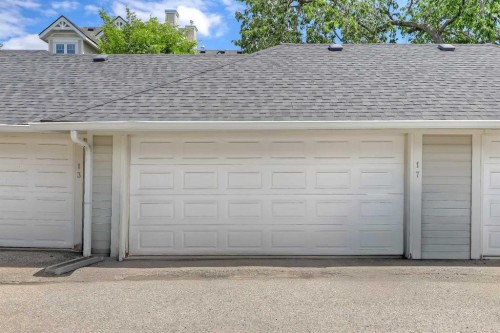 17 Somme Boulevard Sw, Calgary, AB 