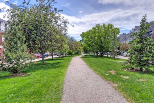 17 Somme Boulevard Sw, Calgary, AB 