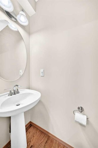 142 Quigley Close, Cochrane, AB 