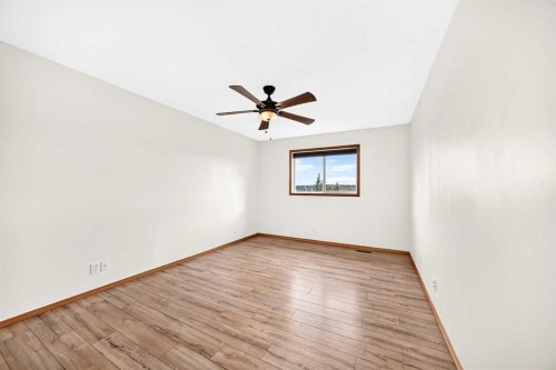 142 Quigley Close, Cochrane, AB 