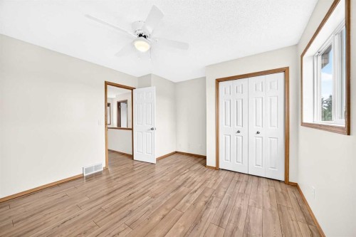 142 Quigley Close, Cochrane, AB 