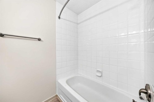 142 Quigley Close, Cochrane, AB 