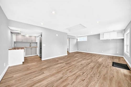 142 Quigley Close, Cochrane, AB 