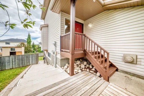 142 Quigley Close, Cochrane, AB 