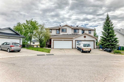 142 Quigley Close, Cochrane, AB 