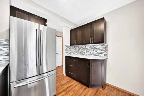 142 Quigley Close, Cochrane, AB 