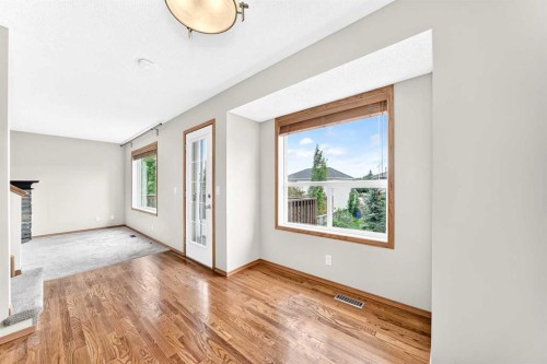 142 Quigley Close, Cochrane, AB 