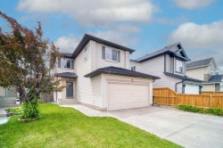 130 Somerglen Way SW Calgary, AB T2Y 4B2