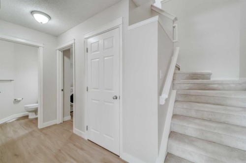 130 Somerglen Way Sw, Calgary, AB 
