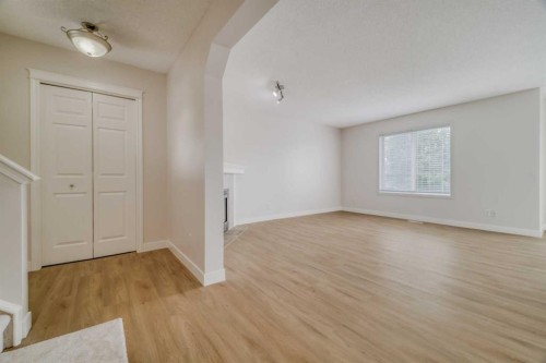130 Somerglen Way Sw, Calgary, AB 