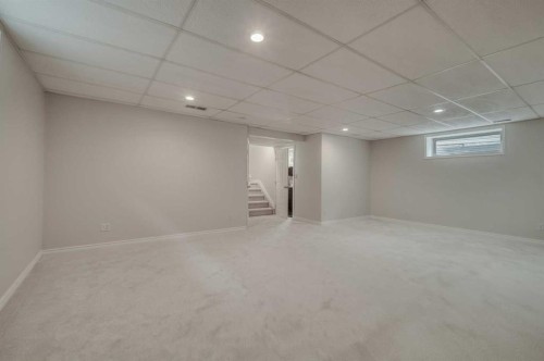 130 Somerglen Way Sw, Calgary, AB 