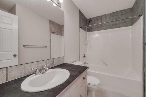 130 Somerglen Way Sw, Calgary, AB 