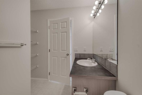130 Somerglen Way Sw, Calgary, AB 