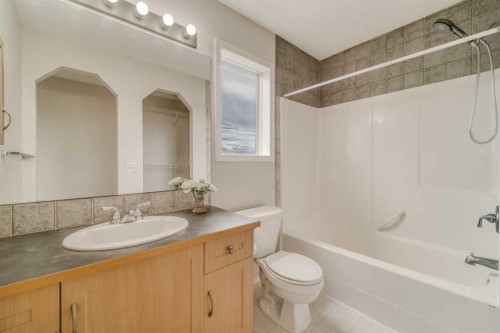 130 Somerglen Way Sw, Calgary, AB 